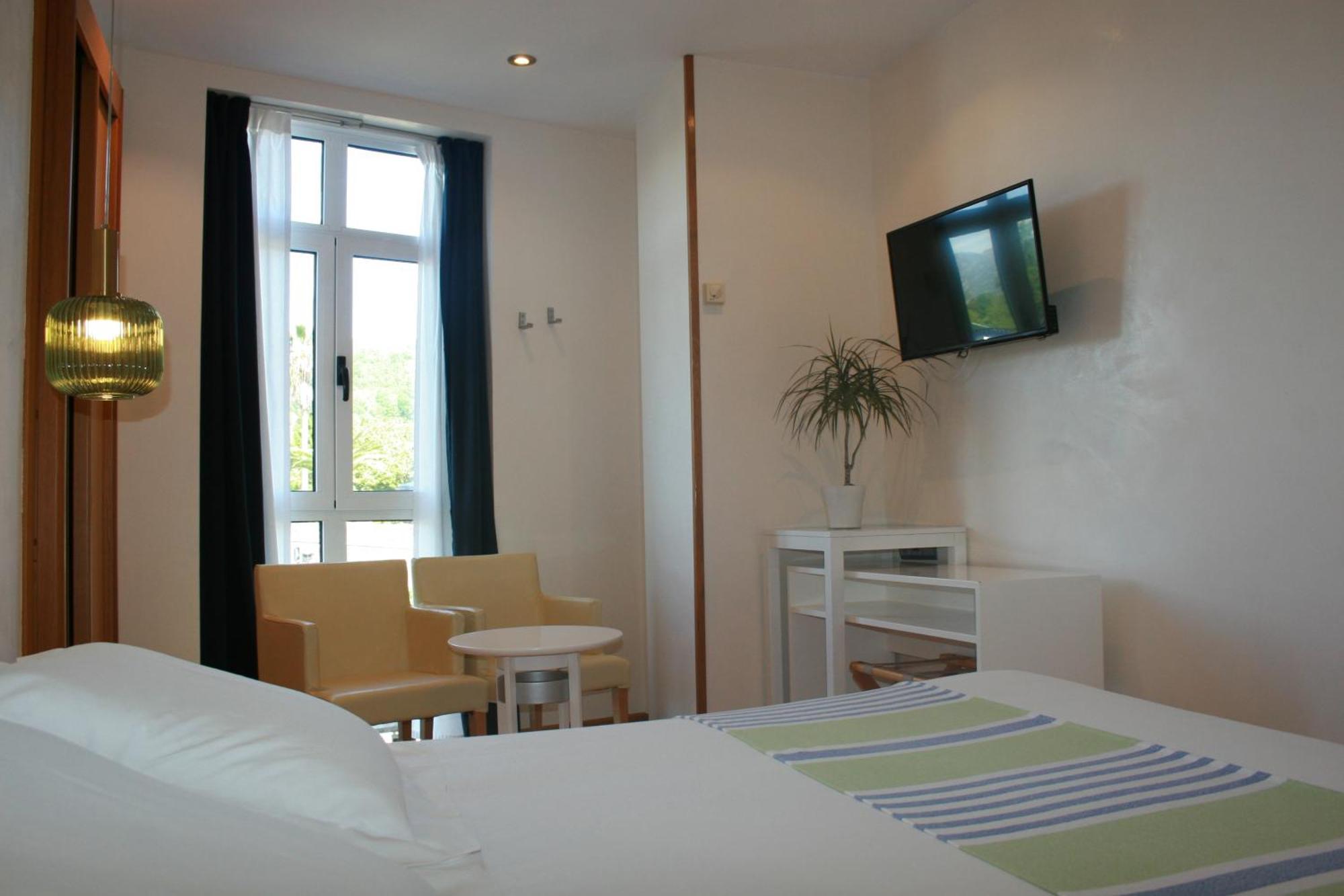 Hotel Nochendi Onís المظهر الخارجي الصورة