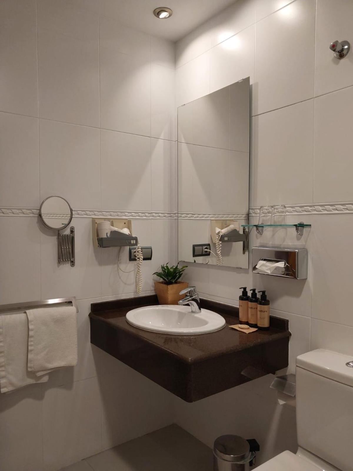 Hotel Nochendi Onís المظهر الخارجي الصورة