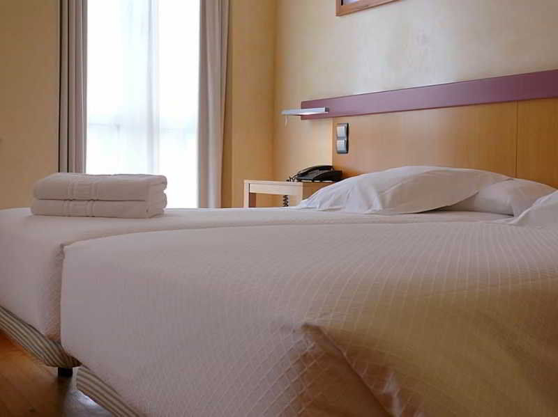 Hotel Nochendi Onís المظهر الخارجي الصورة