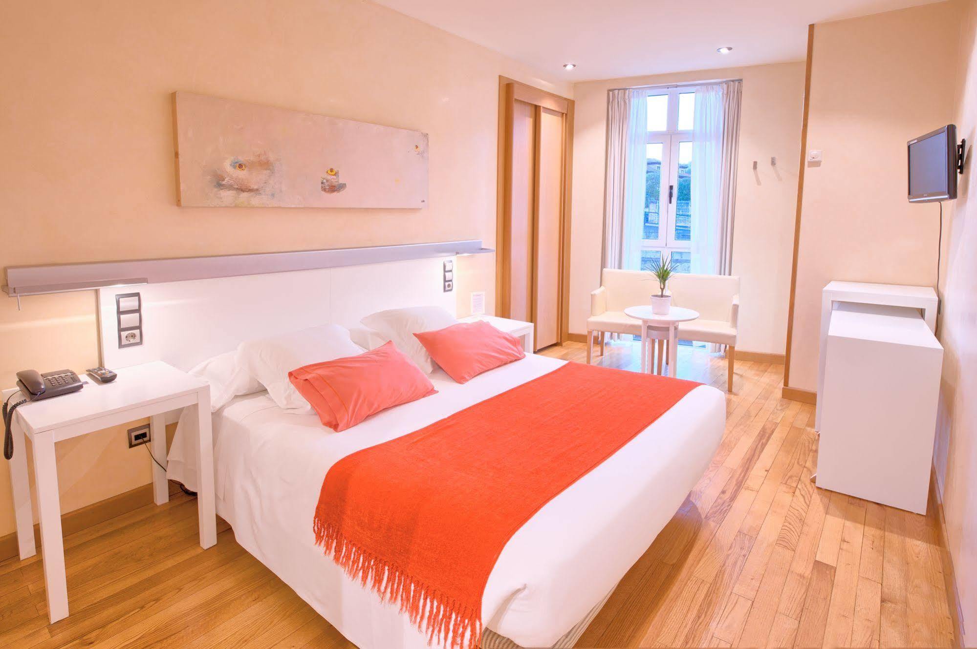Hotel Nochendi Onís المظهر الخارجي الصورة